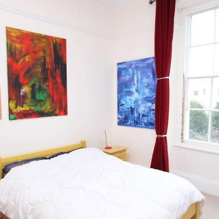 Stunning Arty Apartment In The Heart Of Clifton Bristol Eksteriør billede