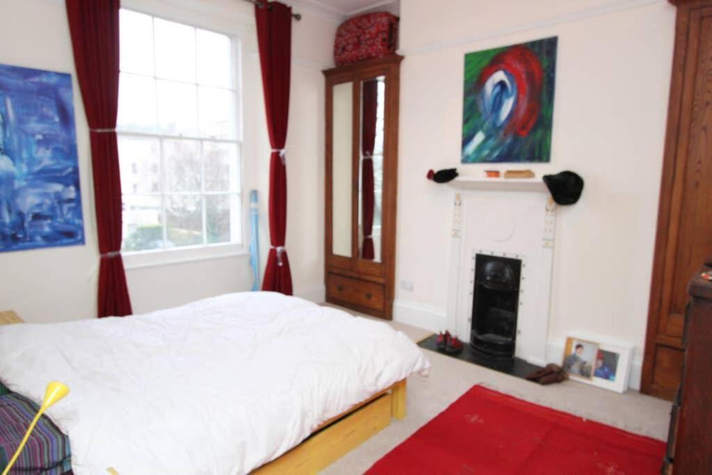 Stunning Arty Apartment In The Heart Of Clifton Bristol Eksteriør billede