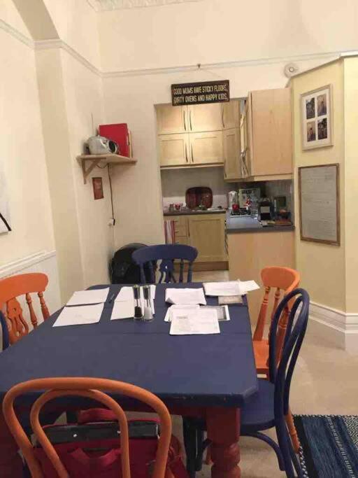 Stunning Arty Apartment In The Heart Of Clifton Bristol Eksteriør billede